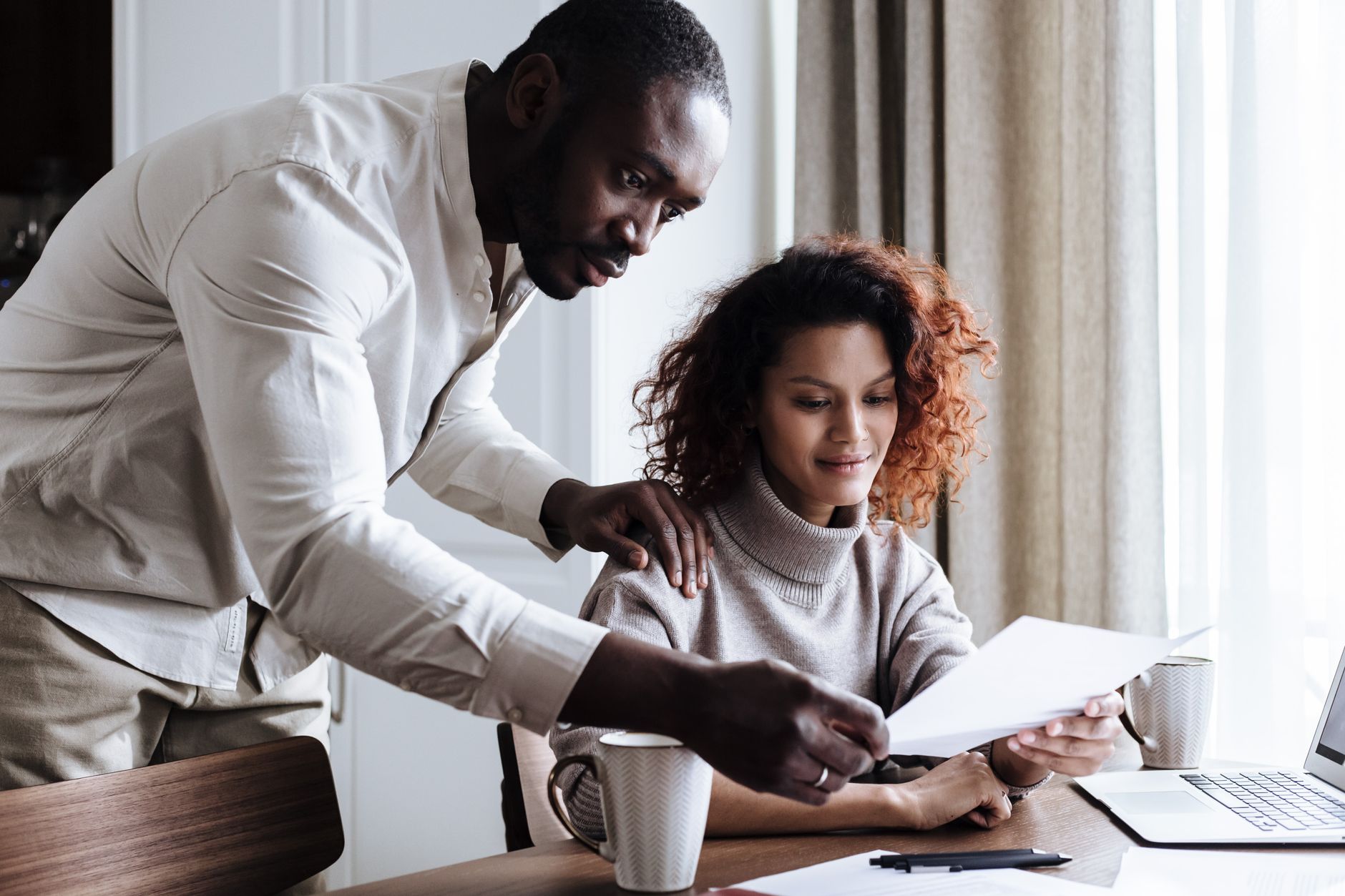 Conjoint collaborateur d'artisan : la protection sociale oubliée qui peut ruiner un couple